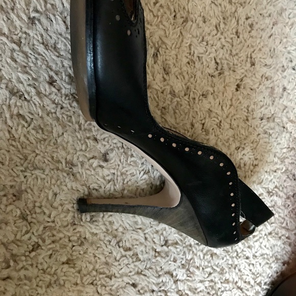 Ferragamo Black Peep Toe Heels - Size 10 - Picture 3 of 7